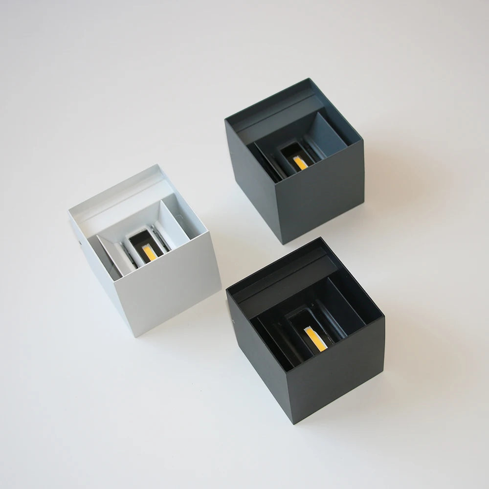 Applique Extérieure Carrée — KUBE