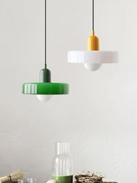 Détail du verre véritable du lustre rétro Cirenoux